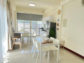 Hourlight Homestay
